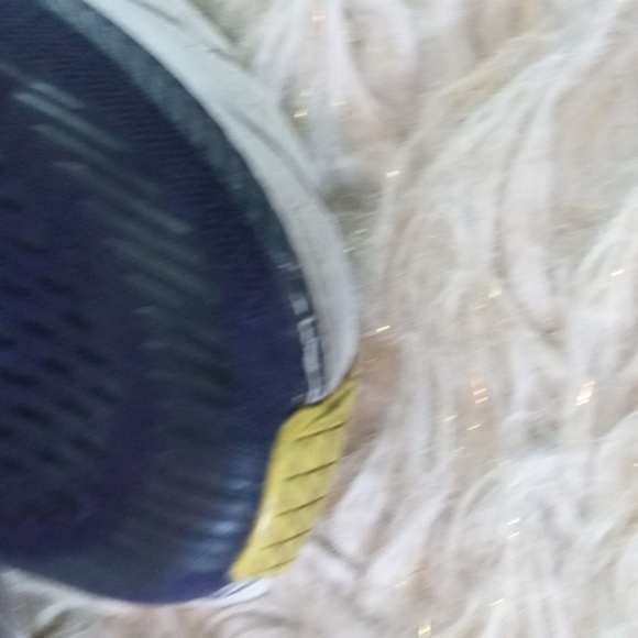 Hoka One Clifton 7 falls road running - Picture 4 of 6